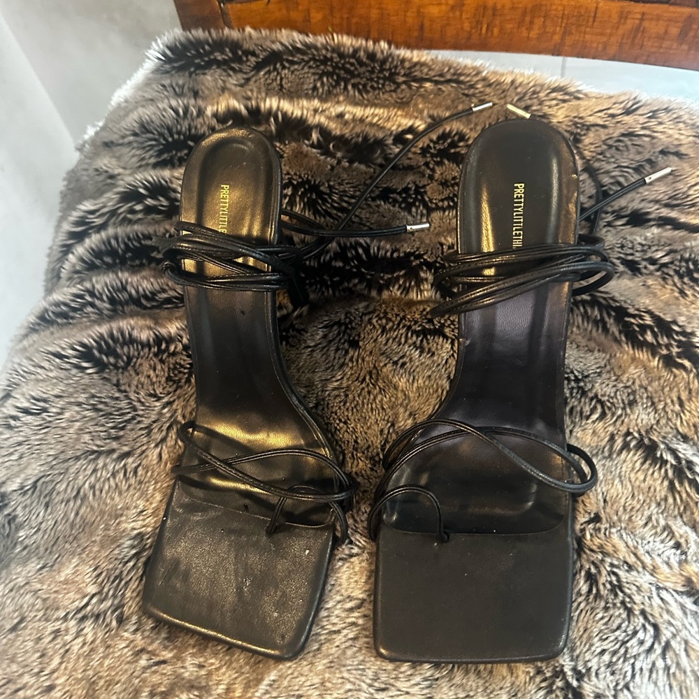 Pretty Little Thing Black Square Toe Wrap Around Sandal Shoes, Size 7